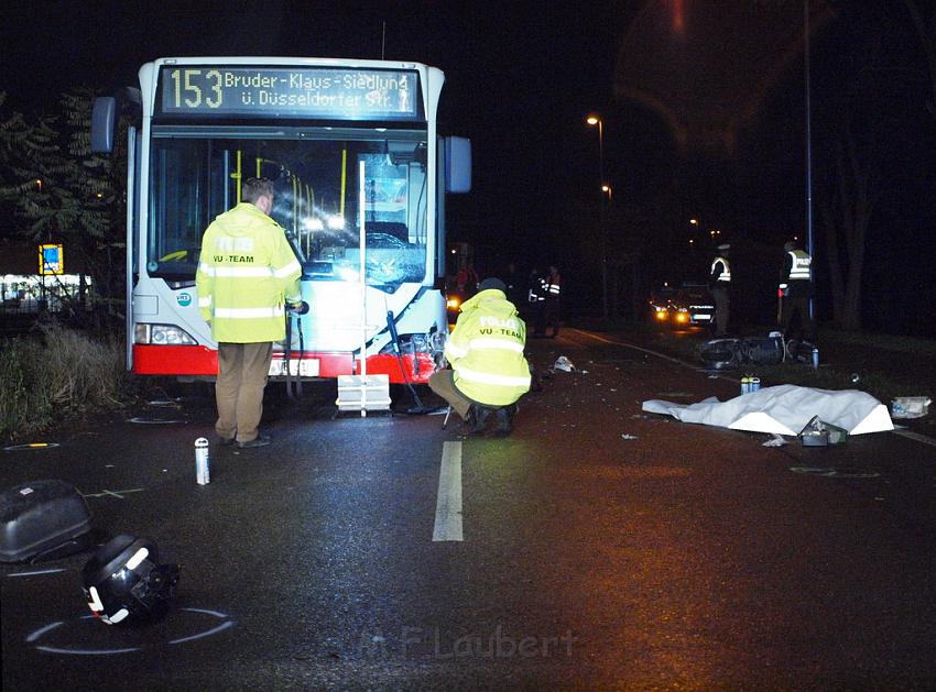 VU Roller KVB Bus Hoehenhauser Ring Koeln Muelheim P18.JPG